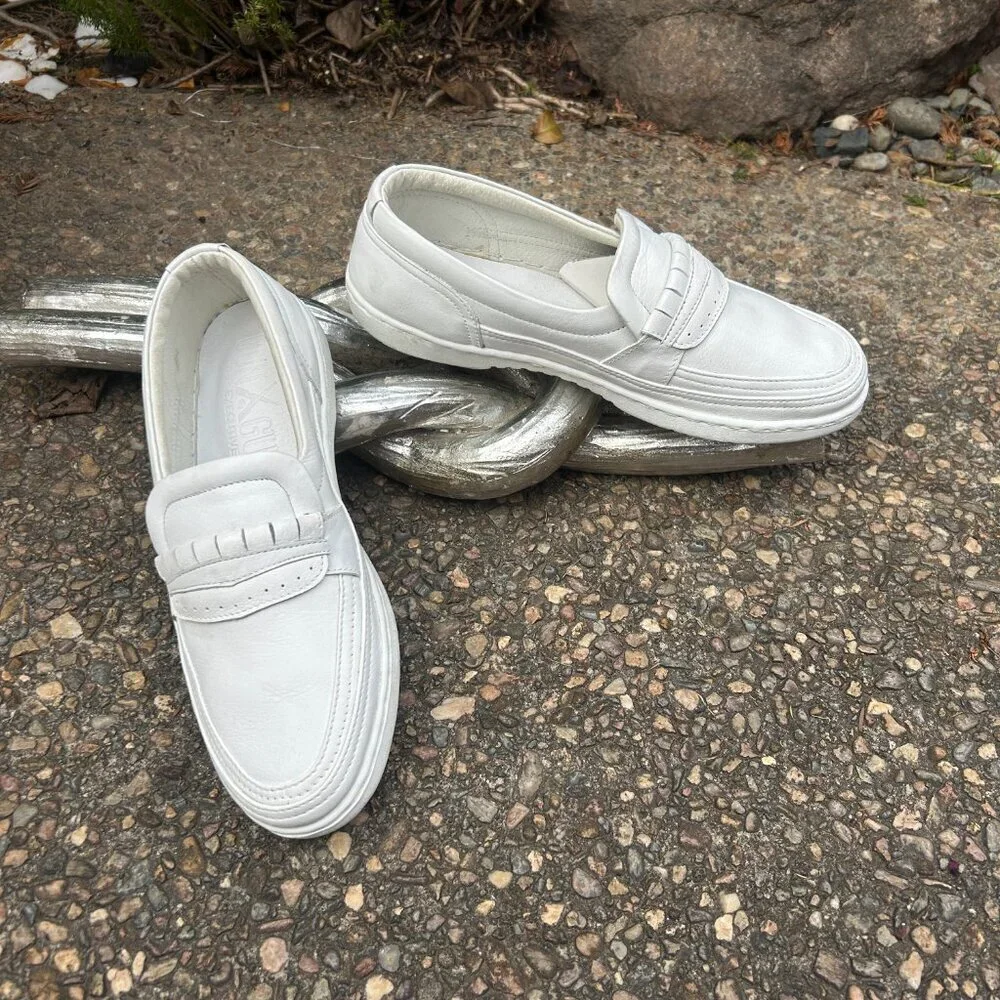 Vintage 80s 90s Men's White Slip on Loafers Gun Gun Size 42 US 8.5